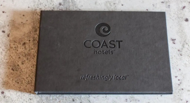 Четырёхместный номер Standard с балконом Coast Hillcrest Hotel