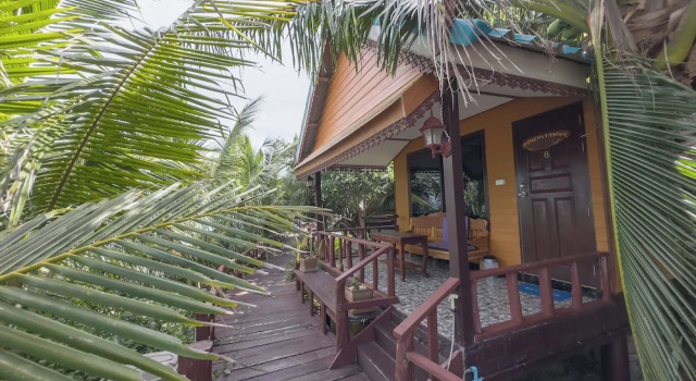 Бунгало рядом с пляжем Tongta Phaview Resort