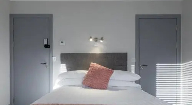 Brookville Guesthouse, Book Hotel Tullamore Offaly
