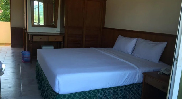 Kata Sun Beach Hotel
