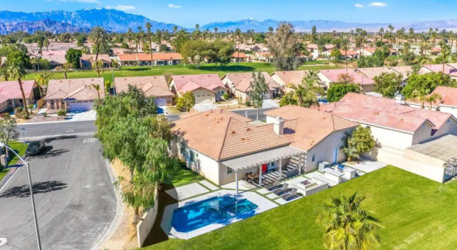 Апартаменты New Listing Luxurious Getaway Near Polo Fields home of Coachella, Stagecoach Sleeps 11 Pool,Parking, Golf, Spa, Coffee