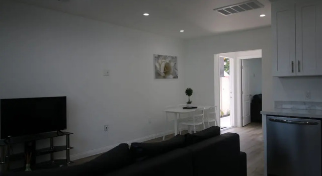 Brand New 1BD House Private, 预订 酒店 洛杉矶 洛杉矶都会区