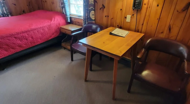Two Rivers Motel and Cabins, Varaa Motelli Baraga Michigan