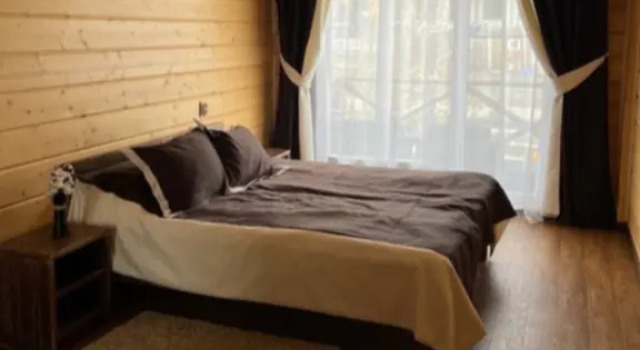 COPY Valley Sunny, Family Alley Building, 3 chalet, Book Chalet Sommerhuse i Syrostan, Hytte