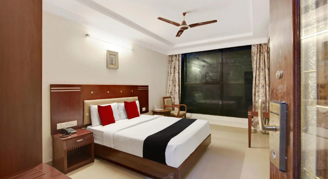 Capital O 11148 Amethyst Business Hotel, Rezervovat Hotel Hotely v Bangalore s parkováním, Parkování