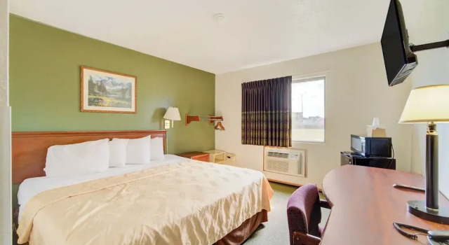 Двухместный номер Accessible Capital O Amerihost Inn and Suites Kingdom City Hwy 54 MO