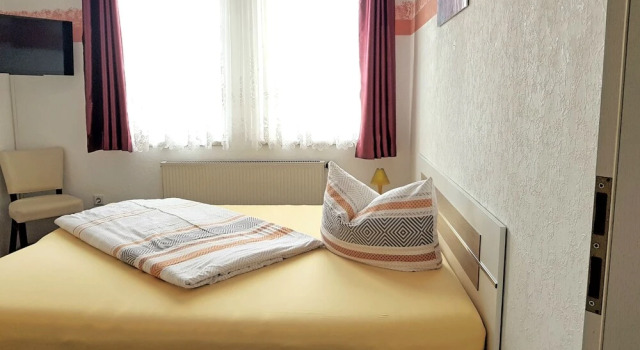 Adams Bistro und Pension, Rezerwuj Hotel Muehlhausen 