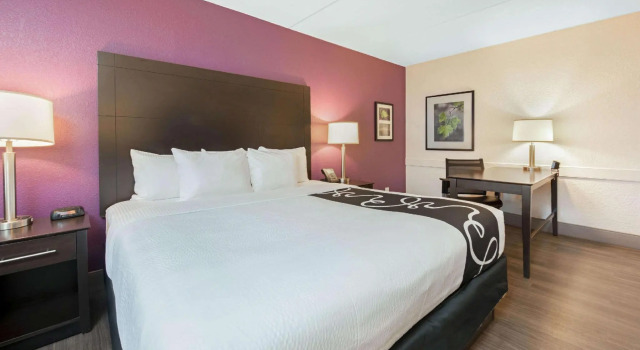 Двухместный номер Deluxe La Quinta Inn by Wyndham Miami Airport North