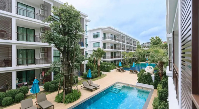 Студия с видом на бассейн The Title Beach Front
