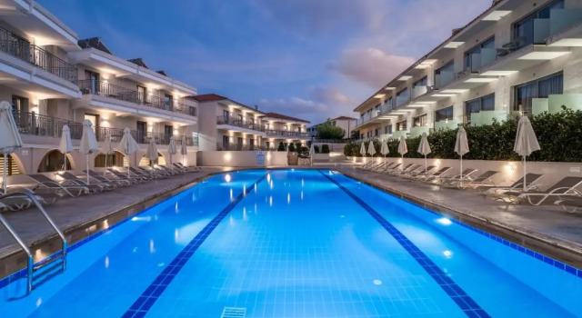 Karras Grande Resort, Забронировать Курортный отель Циливи Закинф, рядом с Пляж Циливи