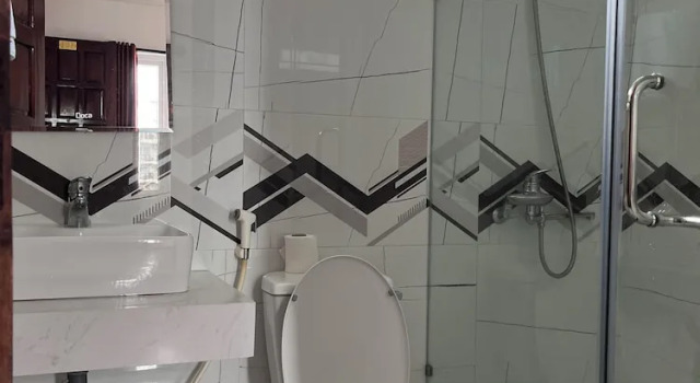 Четырёхместный семейный номер Standard с балконом Hong Thien 1 Hotel