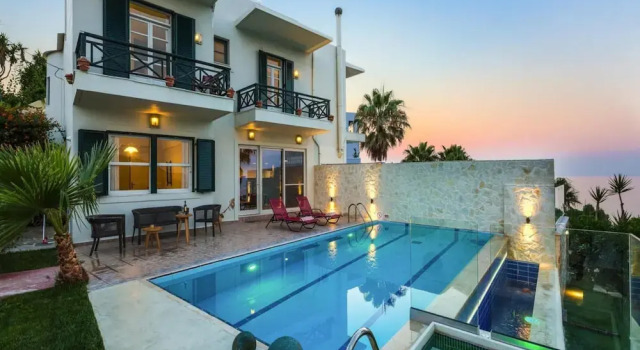 Villa in Episkopi With Private Pool