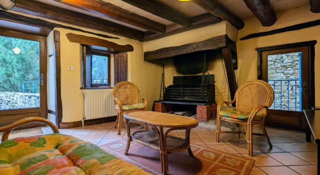 Gîte Villeneuve-d'Allier, 6 pièces, 10 personnes - FR-1-582-183
