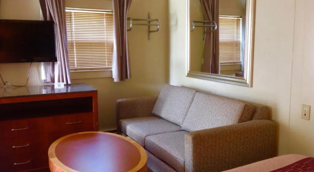Двухместный коттедж Pilgrim Inn & Cottages
