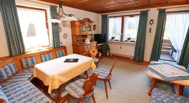 Ferienwohnung Decker, Varaa Huoneisto Hotellit Baijeri pysäköinnillä, Pysäköinti