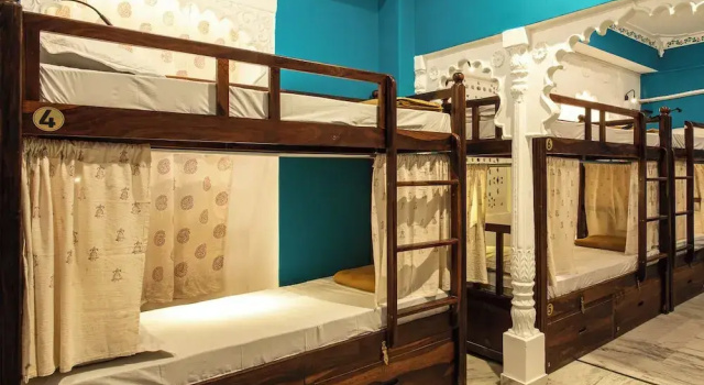 Кровать в общем номере Hostel Mantra