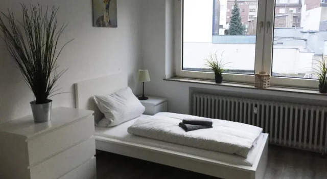 Апартаменты Nice and cozy apartment with Wifi and balcony