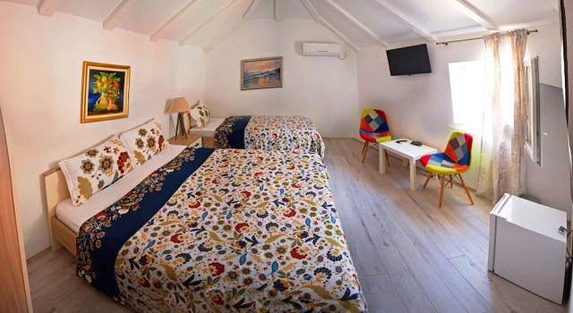 Трёхместный номер Standard с балконом Apartments Mia
