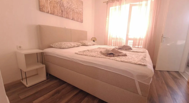 Impeccable 2-bed Apartment in Rab, Prenota Appartamento Hotel a Isole Quarnerine con parcheggio, Parcheggio
