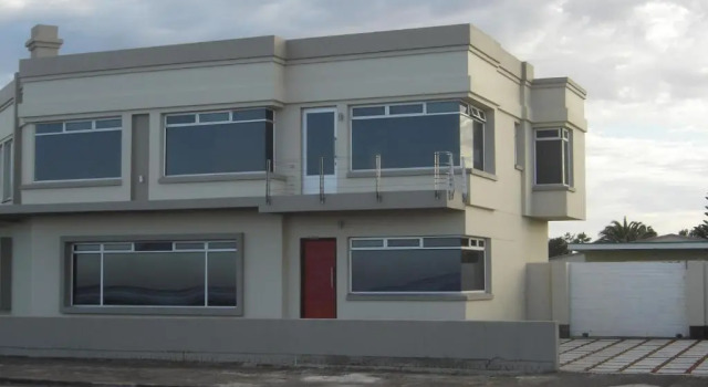 Апартаменты Lagoon View Self Catering