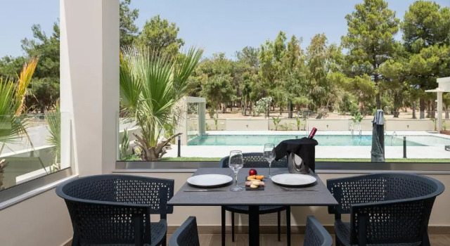 Полулюкс Mossa Well Being Hotel with heated pool & Wellness Spa