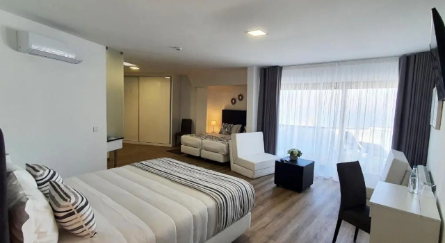 Полулюкс с видом на море Miramar Hotel Spa & Apartments