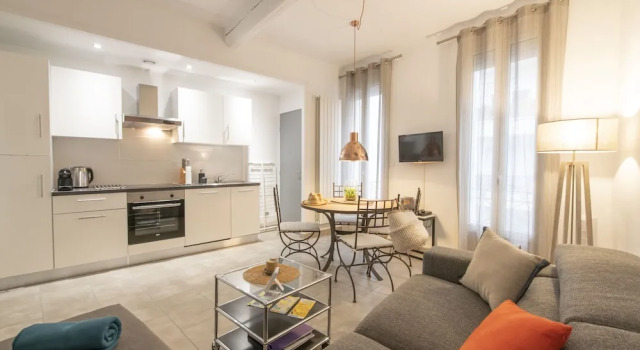 Suite Oisiveté Garage  Clim, Забронировать Отель Монпелье Hérault, рядом с Торговая палата Hôtel Saint-Côme