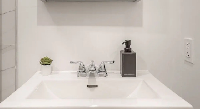 Номер Standard Beautiful Private Bedroom in Mile-End