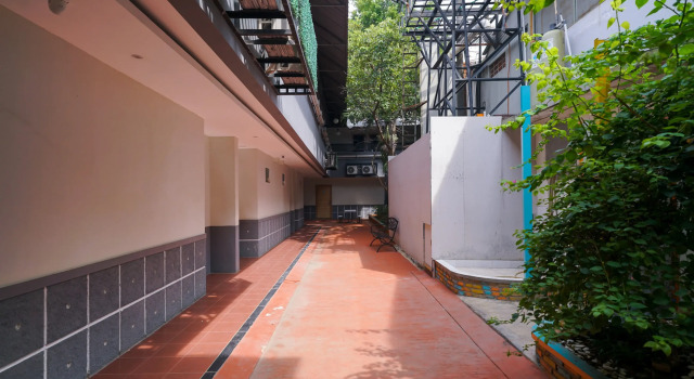 Sans Hotel Rumah Kita Daan Mogot by RedDoorz, Book Hotel Jakarta Jakarta Province
