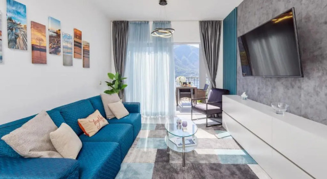 Apartment 25 With Amazing Sea View, Book Lejlighed Hoteller i Kotor Riviera med parkering, Parkering