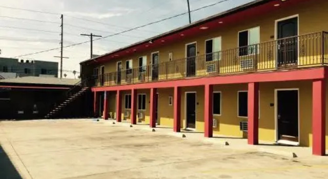 Sunrise Motel