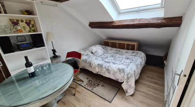 Appartement Cœur de Paris avec vue sur les toits, Забронировать Апартаменты/квартира Отели 1-й округ: Лувр - Париж с парковкой, Парковка