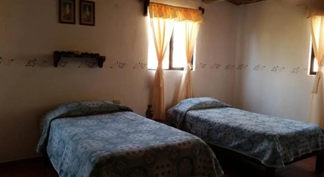 Hospedaje Casa los Manzanos, Prenota Hotel Hotel a El Bajio con parcheggio, Parcheggio