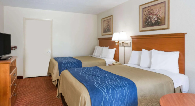 Четырёхместный номер Standard Days Inn by Wyndham Winston Salem North