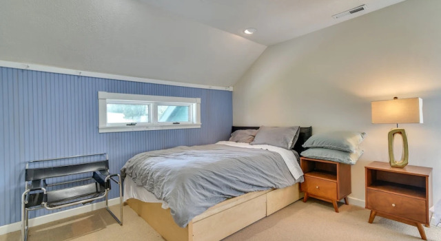 Rainier Home on 20 Acres w/ Blueberry Farm!, Reserva ahora Hotel Rainier Estados Unidos