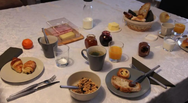 La Grange du Pourra, Rezerwuj Hotel Hotele w Saint-Priest z basenem, Basen