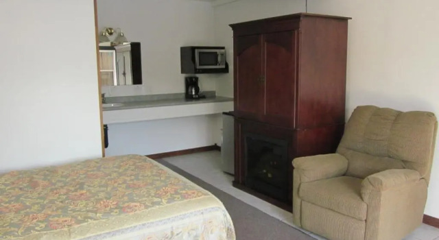 Номер Deluxe с красивым видом из окна Sauble River Marina and Lodge Resort