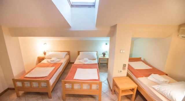 Hotel Rendez Vous