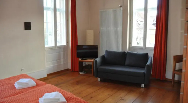 Gästehaus stuttgART36, Reserva ahora Hotel Maulbronn Baden-Wurtemberg
