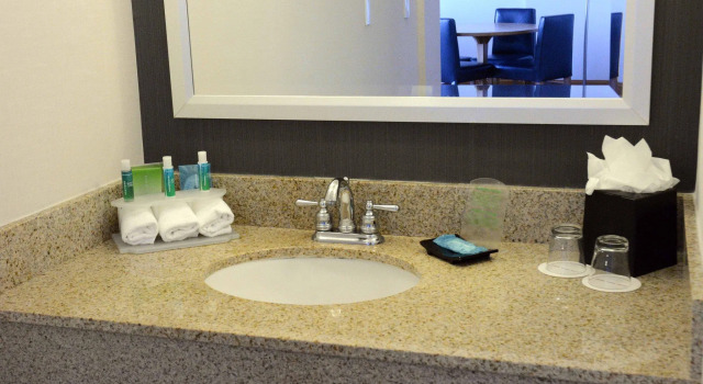 Двухместный люкс c 1 комнатой Holiday Inn Express Stamford