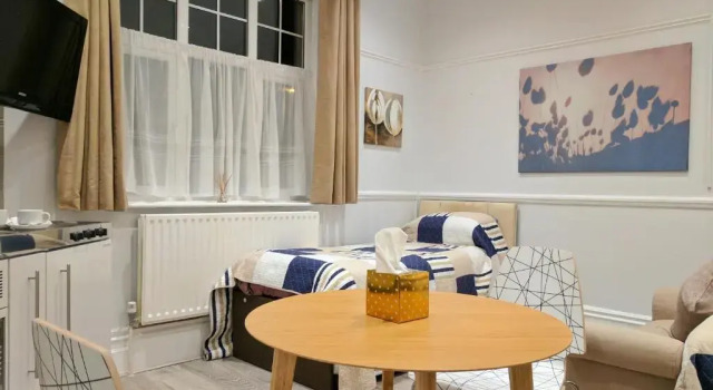 Студия Glendevon House Hotel