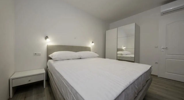 Inviting 3-bed House on the Island of Rab, Croatia, Prenota Casa vacanze Arbe 