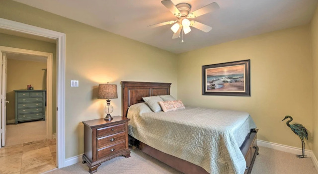 1/4 Mi to Beach: Canal-view Home in Galveston!