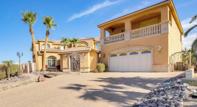 Spacious Luxe Home w/ Lake Access in Fort Mohave!, Buchen Sie Ferienhaus Fort Mohave Nevada