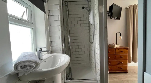 Четырёхместный номер Standard Elemental Surf Lodge
