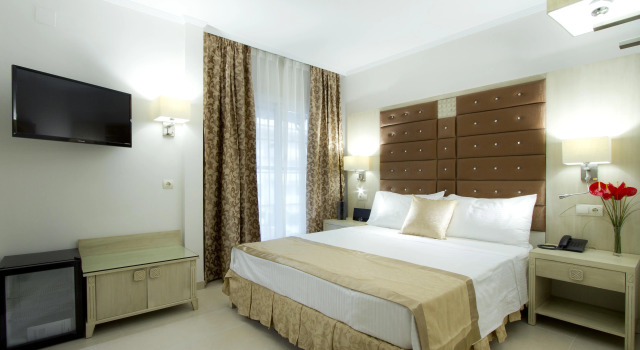 BLUESEA Alborán Adults Only- Ex Hotel MD Torremolinos, Забронировать Отель Отели Торремолинос 4 звезды, рядом с Парафия Архангела Михаила, 4*