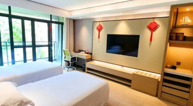 Семейный люкс Huandao Beach Hotel