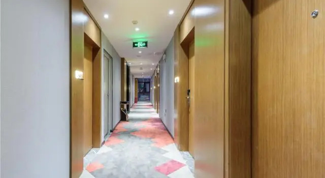 Borrman Hotel Guigang Pingnan  Donghu, Book Hotel Pingnan Kina