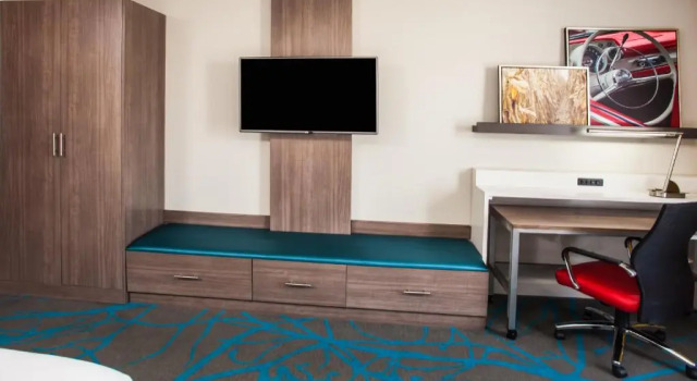 Четырёхместный номер Standard Holiday Inn Express & Suites Litchfield by IHG