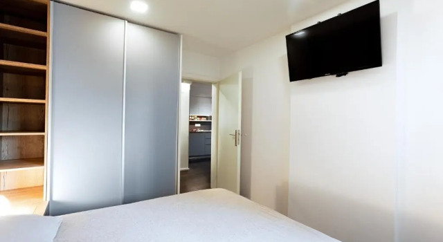 Elegant 1-bedroom apartment near hill forest, Забронировать Апартаменты/квартира Отели Среднесловенского региона с парковкой, Парковка